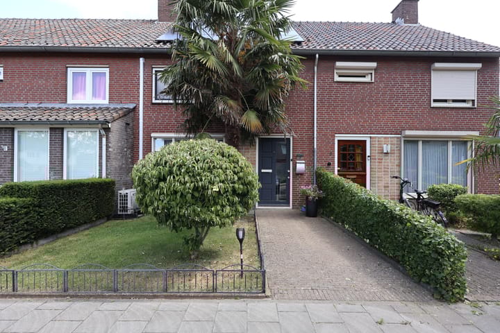 Geraniumstraat 6 dans Veghel photo