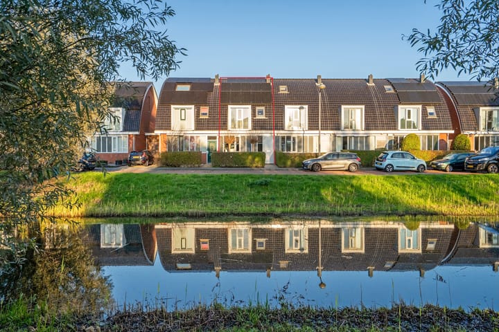 Photo of property Gerard Doggerlaan 19, 's-Gravenhage