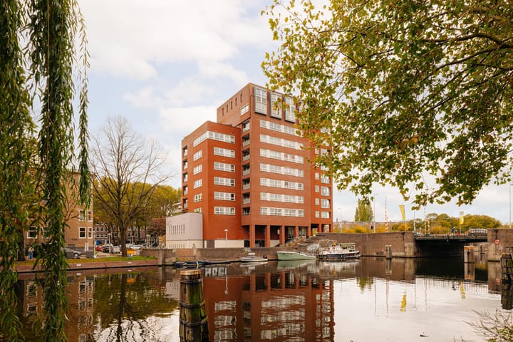 Geuzenkade 96A in Amsterdam photo