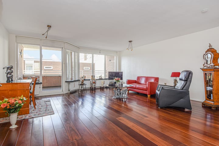 Gevers Deynootplein 201 en 's-Gravenhage foto