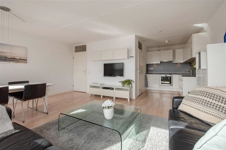 Gevers Deynootweg 1050A in 's-Gravenhage photo