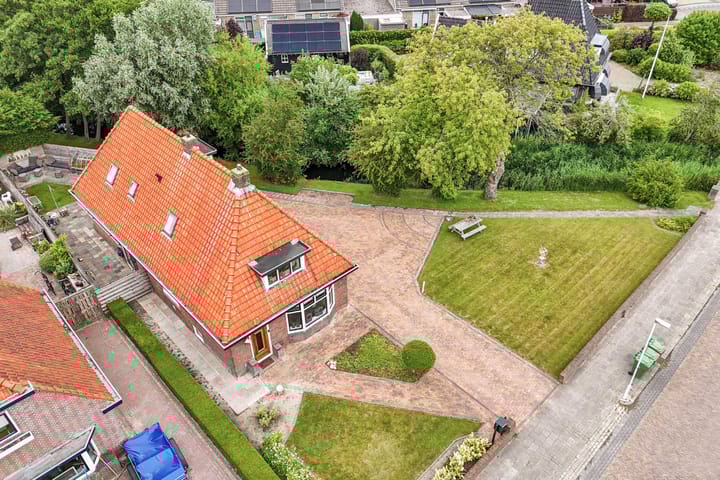 Photo of property Gijsbert van Swietenstraat 16, St.-Jacobiparochie