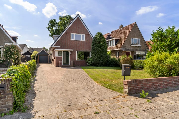 Gijsbert van Swietenstraat 7 in St.-Jacobiparochie Foto