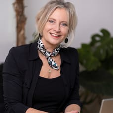 Photo of Gonda (H.R.J.) van Raaij