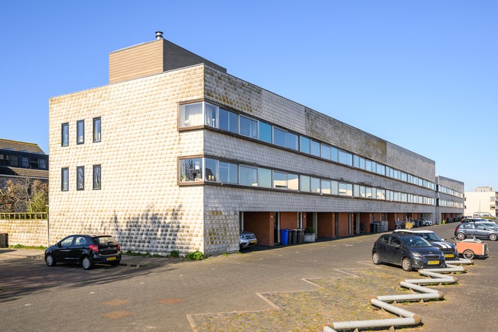 Gooimeerpromenade 78 in Huizen photo