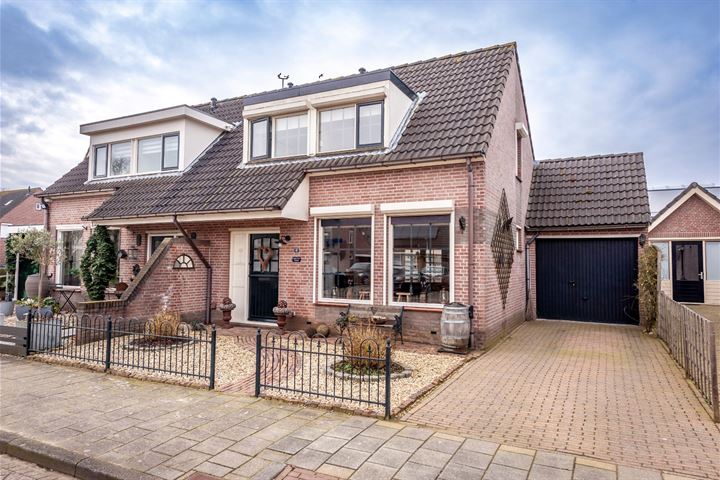 Goudenregenlaan 47 in Aalst photo