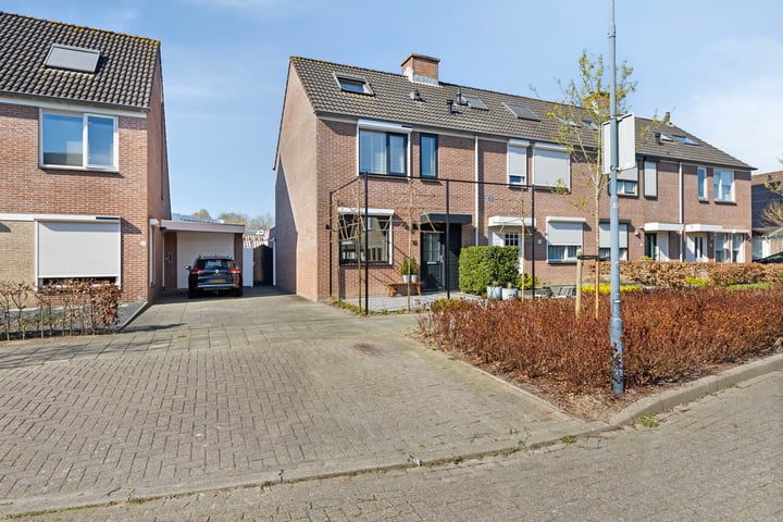 Goudenregenstraat 10 in 's-Gravenpolder Foto