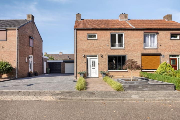 Gouverneur Houbenstraat 10 en Ulestraten foto