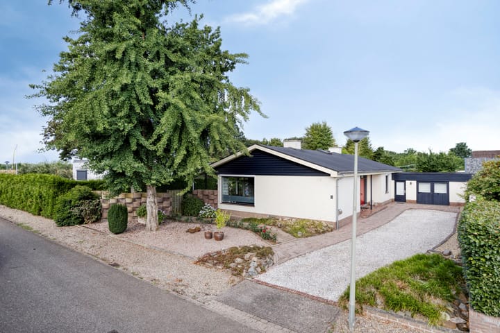 Graaf de Hompeschstraat 1 dans Ohé en Laak photo