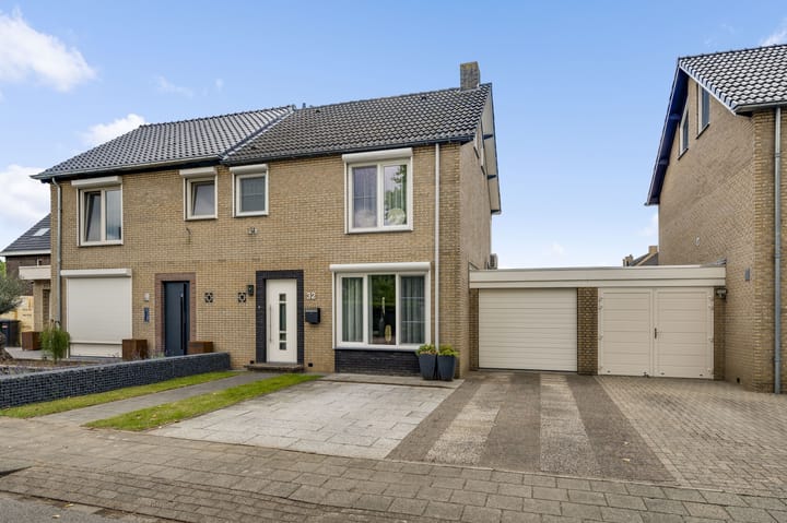 Graaf Jacobstraat 32 in Horn photo