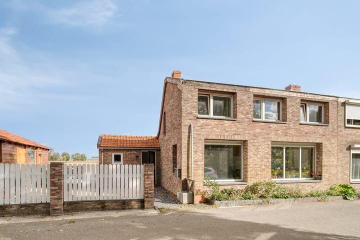 Graaf Jansdijk 60 in Axel photo