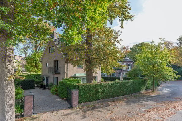 Graaf Wichmanlaan 44 in Bussum foto