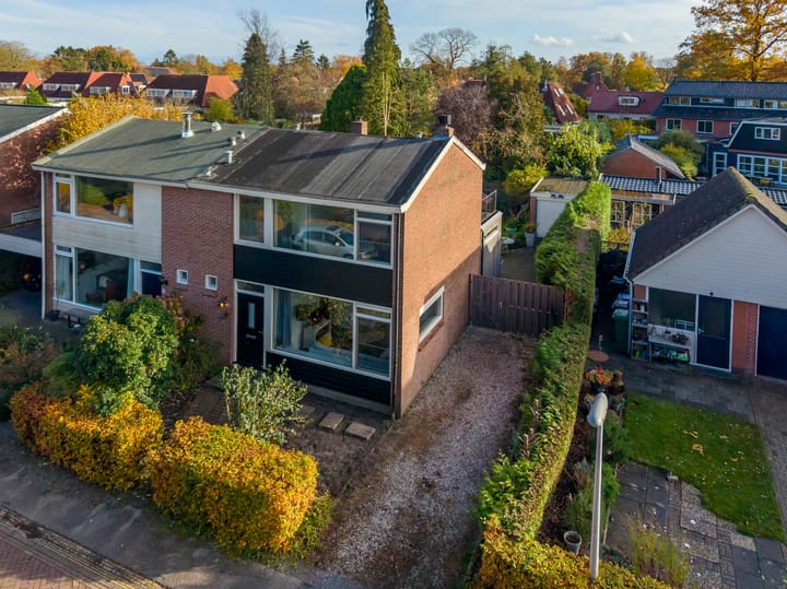 Grachtwal 1 in Haren Gn photo