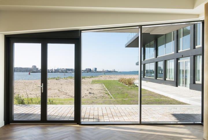 Grasweg 215 en Amsterdam foto