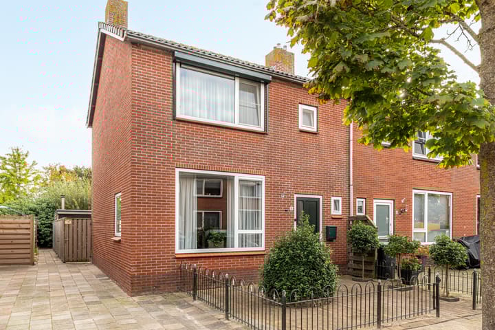 Grietman Roordastraat 9 en Oosterzee foto