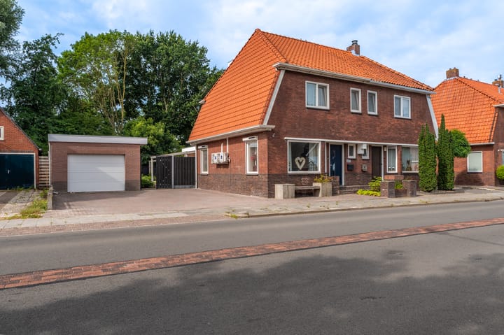 Grintweg 100 in Winschoten photo