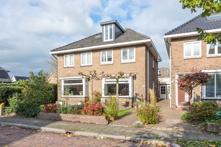 Groenelaan 22 in Heiloo photo