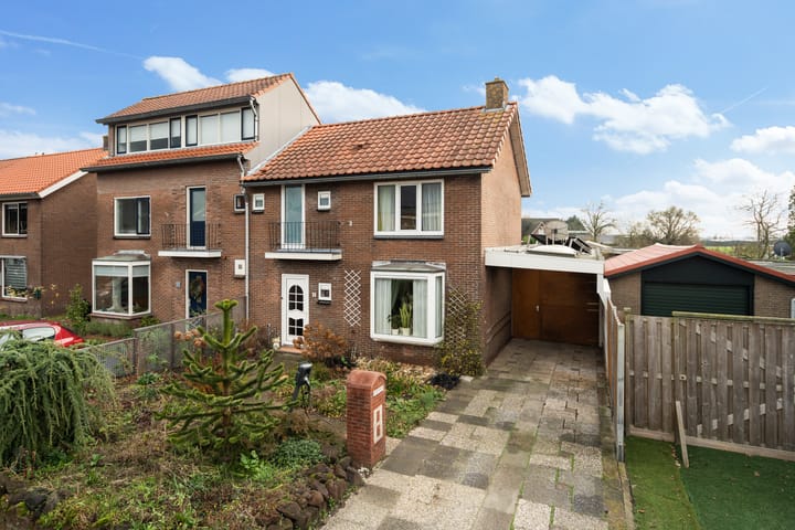 Groenestein 8 in Hazerswoude-Rijndijk foto