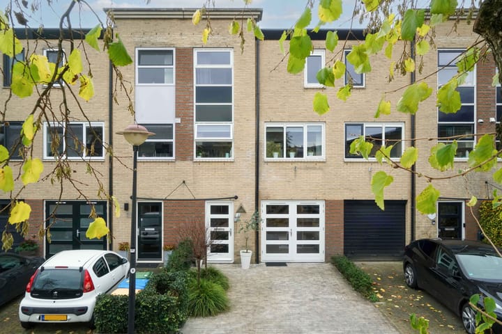 Groninger Kroongaarde 14 in Amersfoort photo