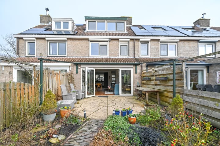 Grote Buitendijk 4 in Velserbroek