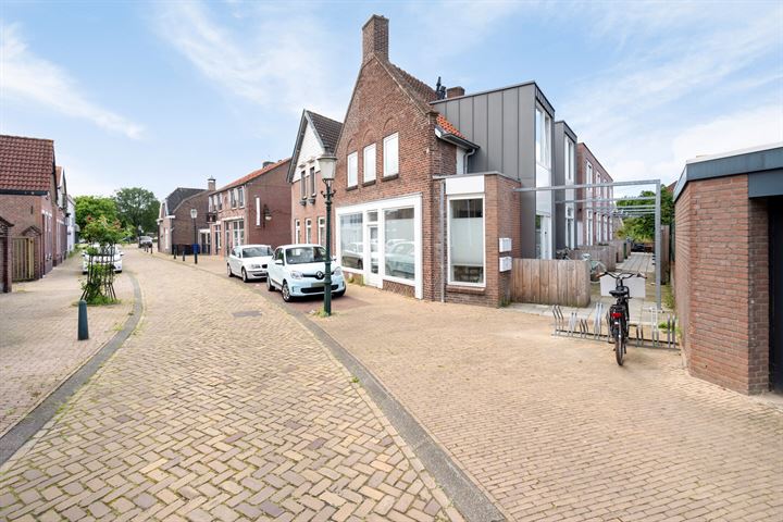 Grote Kerkstraat 30a in Raamsdonksveer Foto