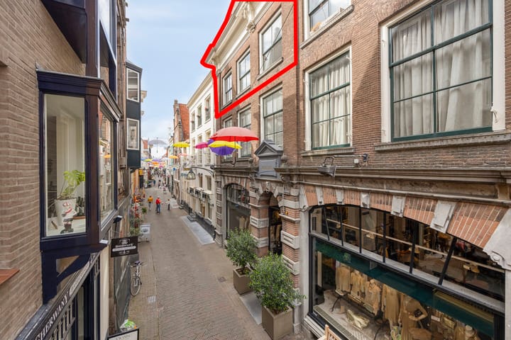 Grote Overstraat 67H en Deventer foto