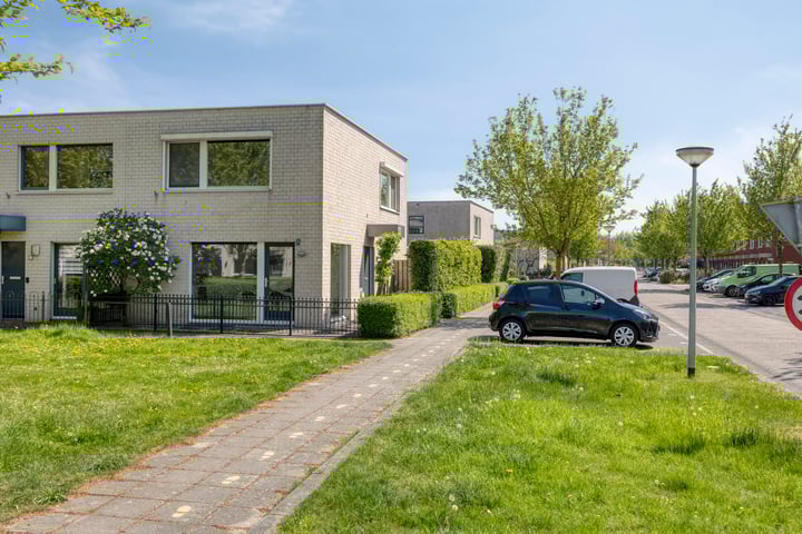 Grünewaldstraat 23 in Almere photo