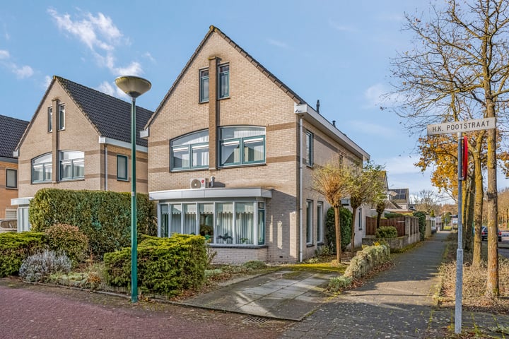 H.K. Pootstraat 2 in Veenendaal Foto