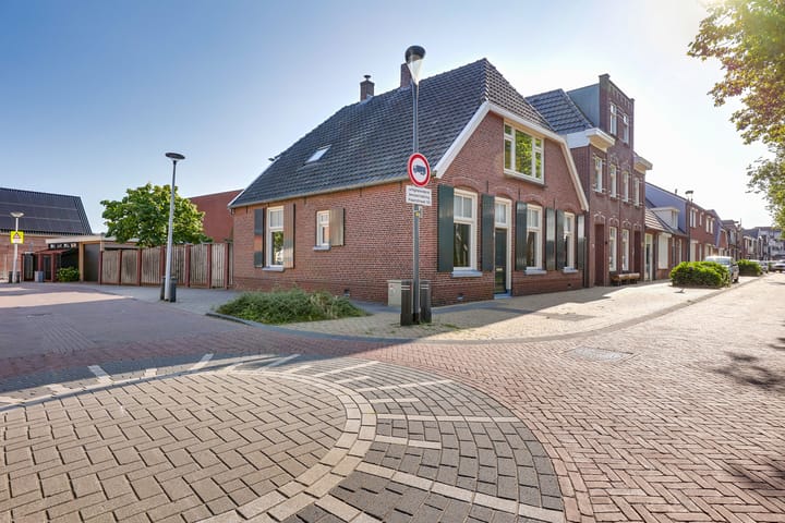 Haarstraat 104 en Rijssen foto