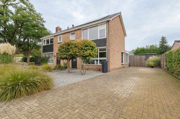 Halmersinge 57 in Zuidlaren photo