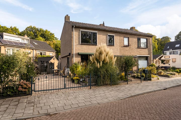 Harmonielaan 15 in Harderwijk foto