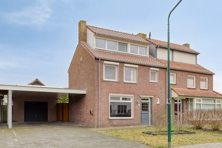 Photo of property Hasselsestraat 23, Luyksgestel