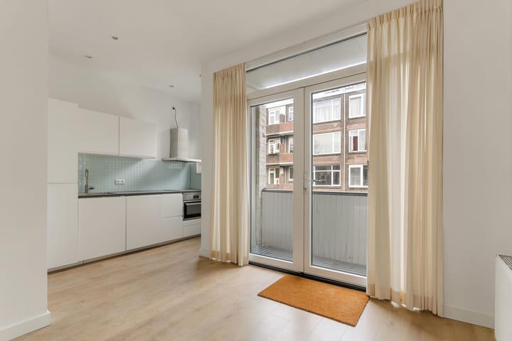 Photo of property Heemskerkstraat 70A-02, Rotterdam