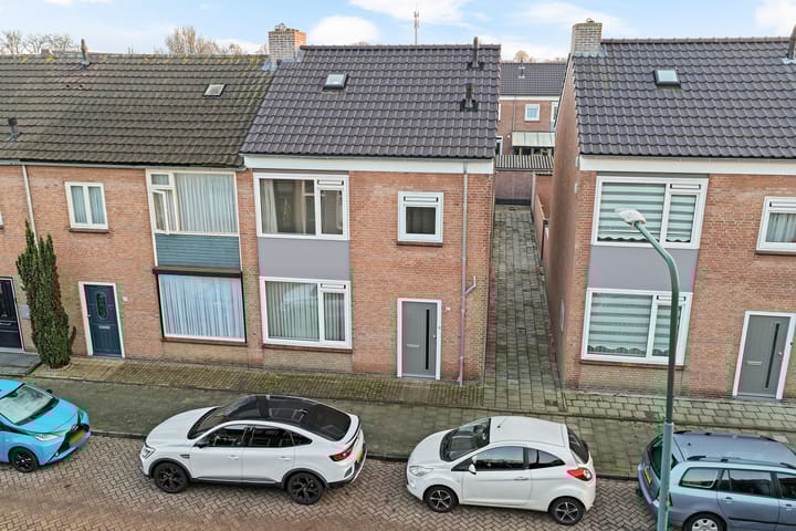Heistraat 27 in Rijen