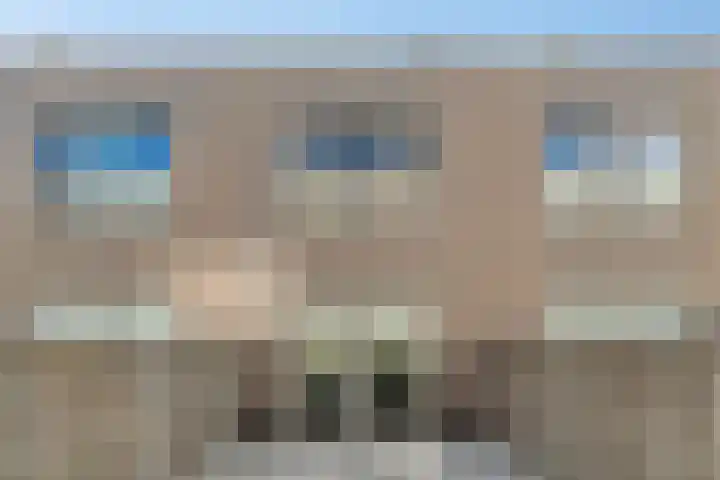 Helen Suzmanhof 14 Rotterdam thumbnail 18