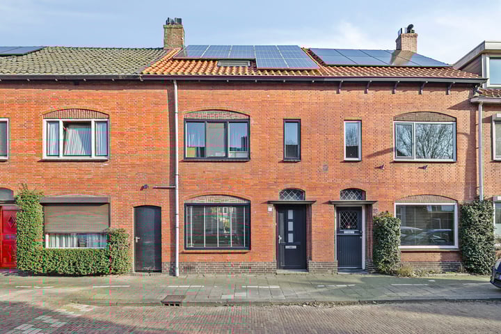 Hellebaardstraat 21 en Tilburg foto