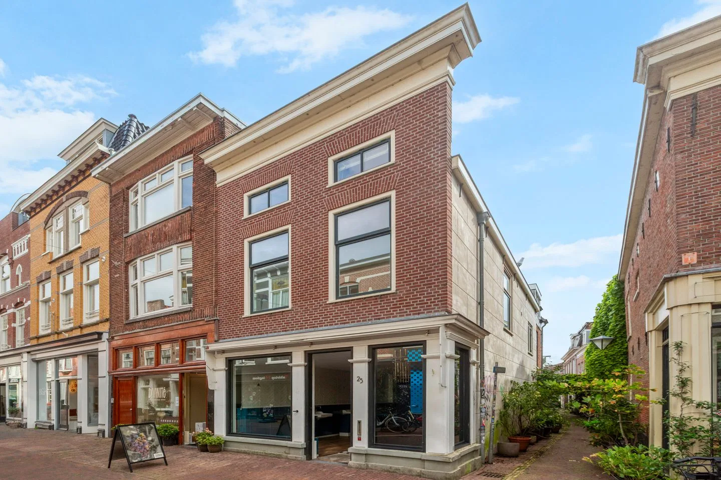 Helmbrekersteeg 1 A in Haarlem