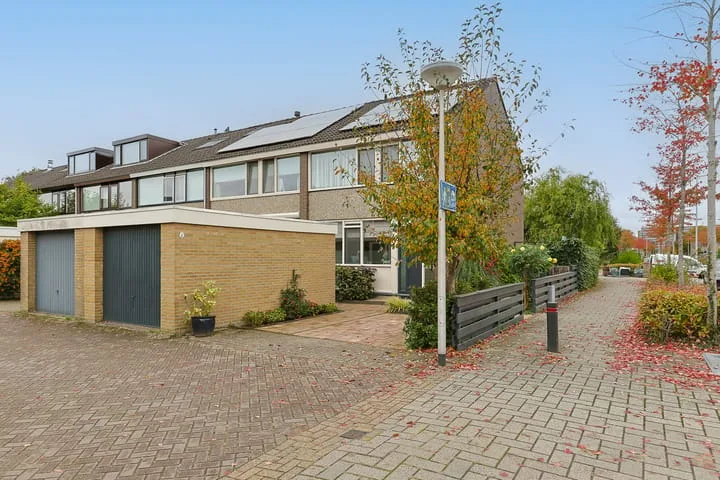 Helmhof 2 in Alphen aan den Rijn