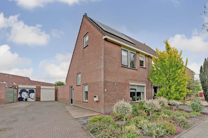 Helmhout 4 dans Joure photo