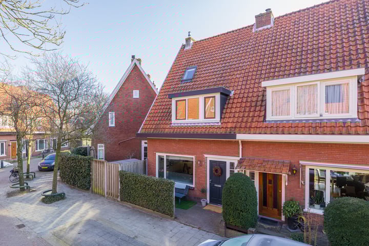 Hendrik Peeperkornstraat 8 in Heemstede foto
