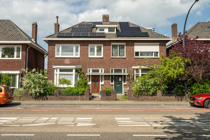 Hengelosestraat 260 in Enschede Foto