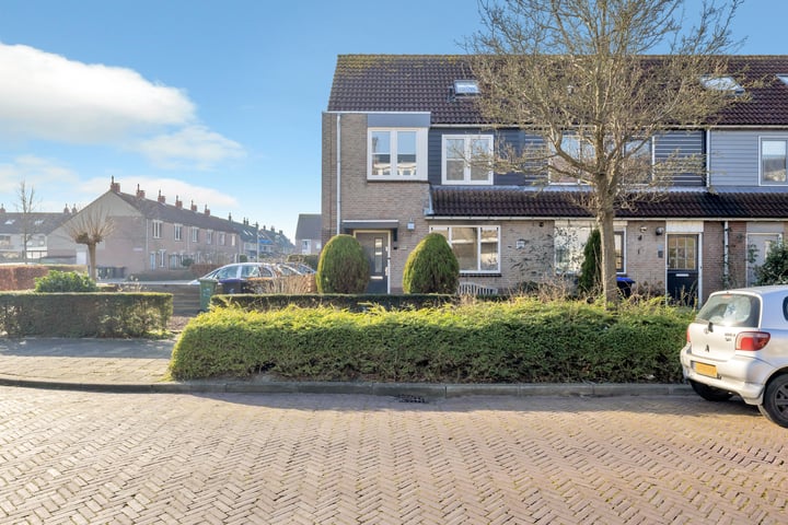 Henriëtte van der Meystraat 1 en Heemskerk foto