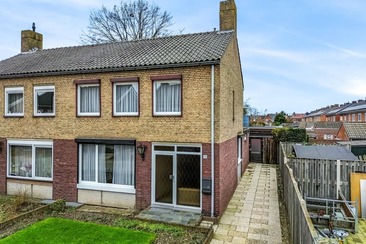 Herm Doubenstraat 15 dans Belfeld photo