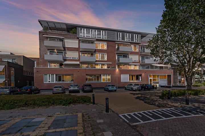 Hermanus Reyntjeslaan 84A en Monnickendam foto