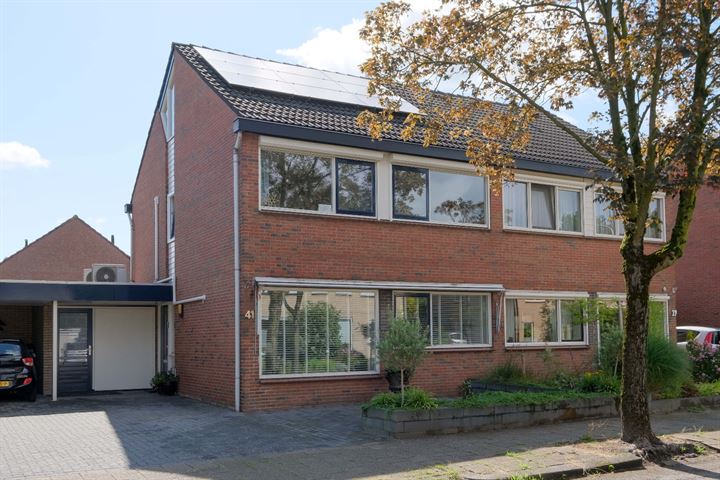 Het Loo 41 in Almelo foto