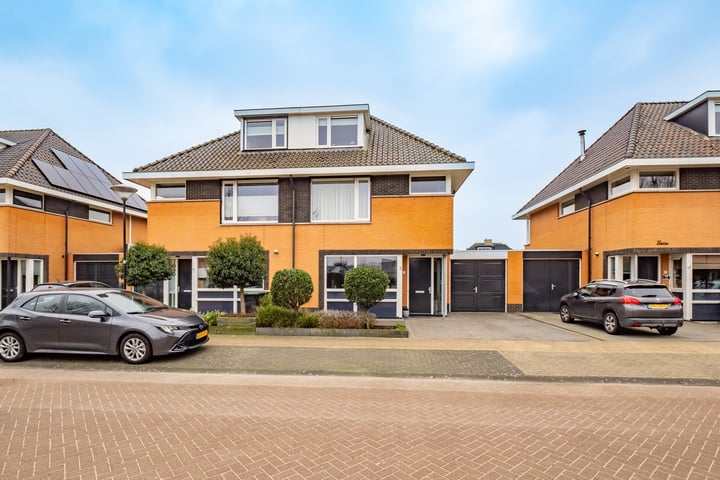 Het Roer 13 in Bunschoten-Spakenburg photo