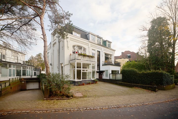 Heuvellaan 12B in Hilversum foto