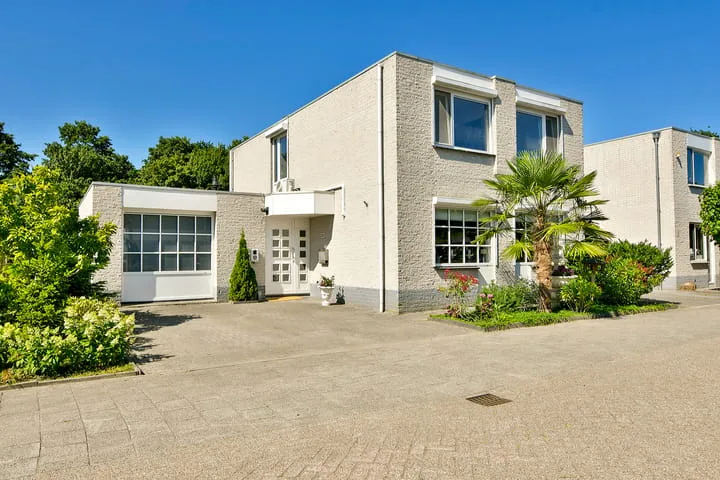 Hoefbladstraat 12 in Nieuw-Vennep