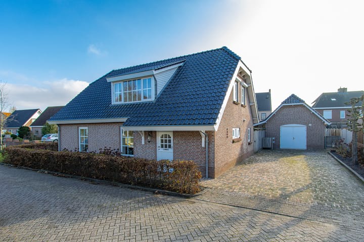 Hoefstraat 43 in Genderen