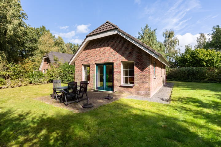 Hof van Halenweg 2-37 in Hooghalen Foto